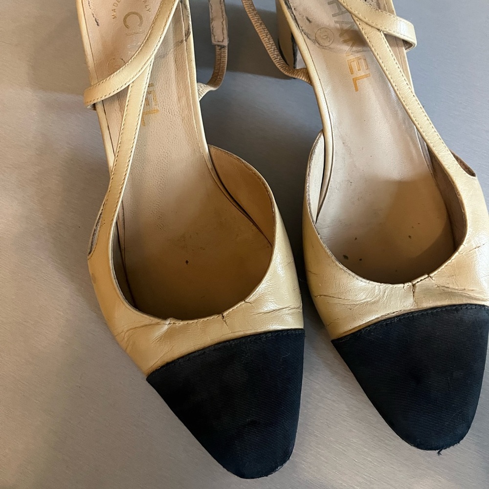 Chanel Tan Leather Cap Toe CC Slingback Pumps Size EU 40 US 10